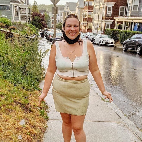 Meet your Posher, Michelle - Picture 1 of 1